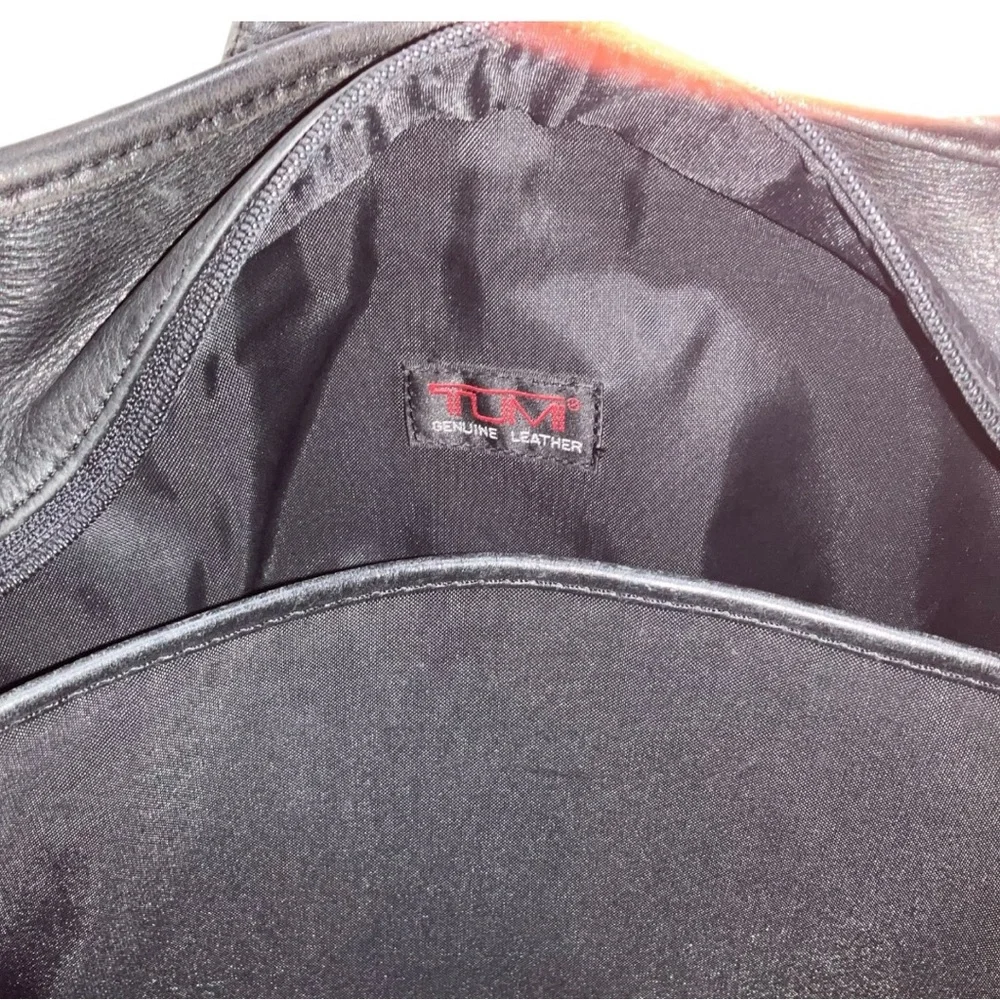 🧳 TUMI Leather Expandable Laptop Briefcase — Black Executive Business Bag 15–16”